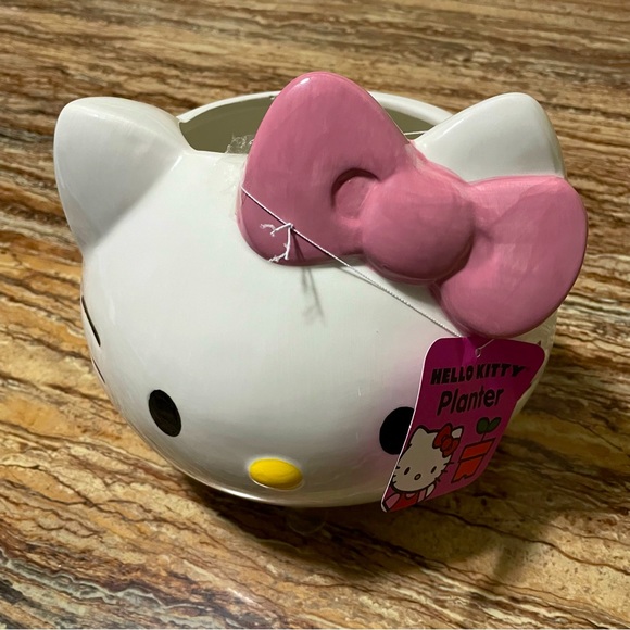 Hello Kitty - Picture 3 of 5